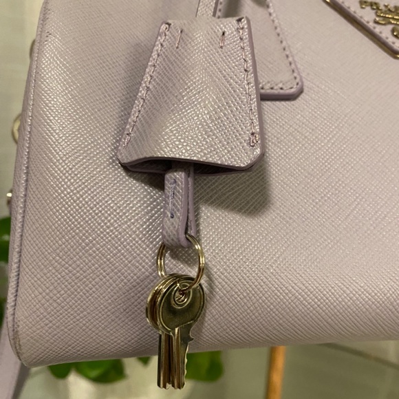 Authentic Prada saffiano top handle bag in lilac - Picture 2 of 16